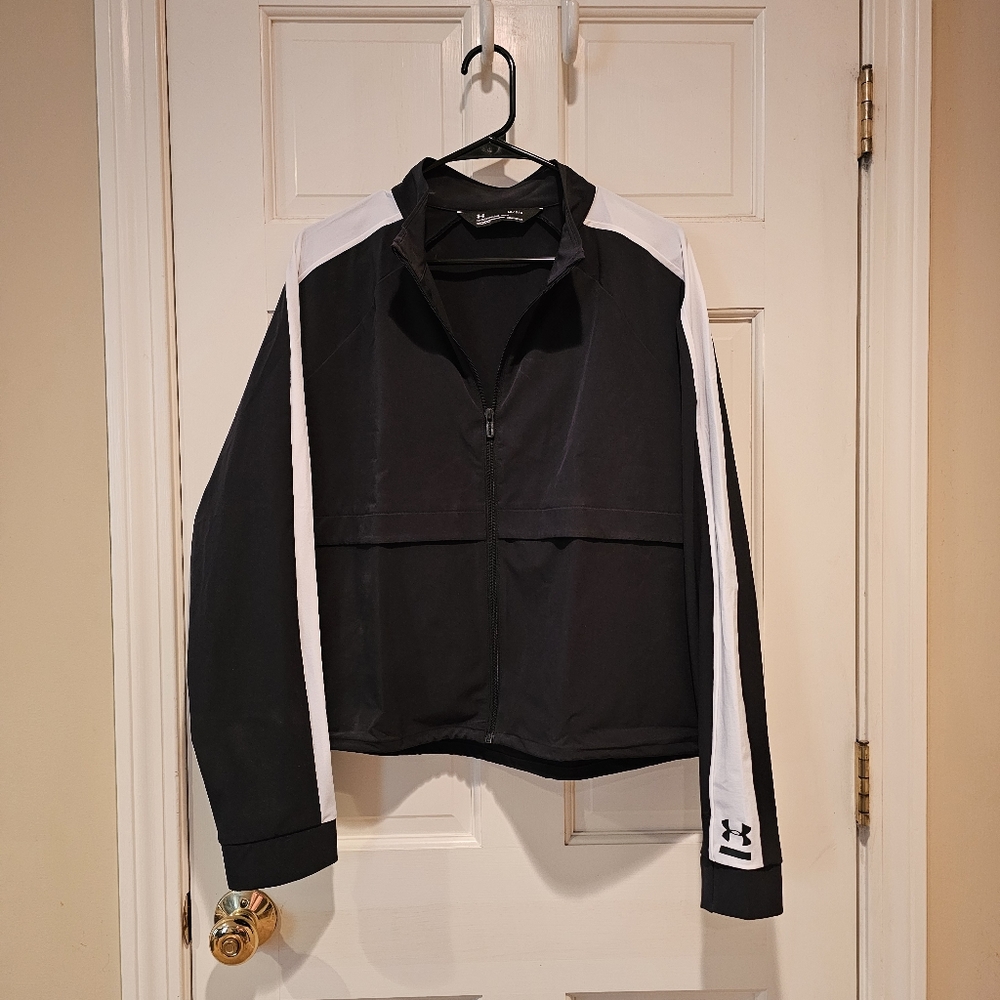 NWT women's Under Armour windbreaker